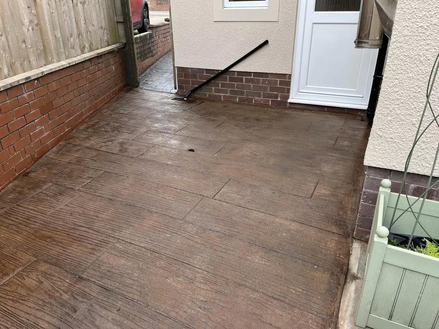 natural-wooden-decking-complete-wood-treatment