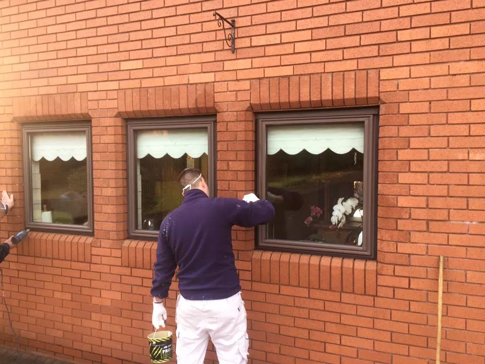 window-frame-repainting-team-caerleon