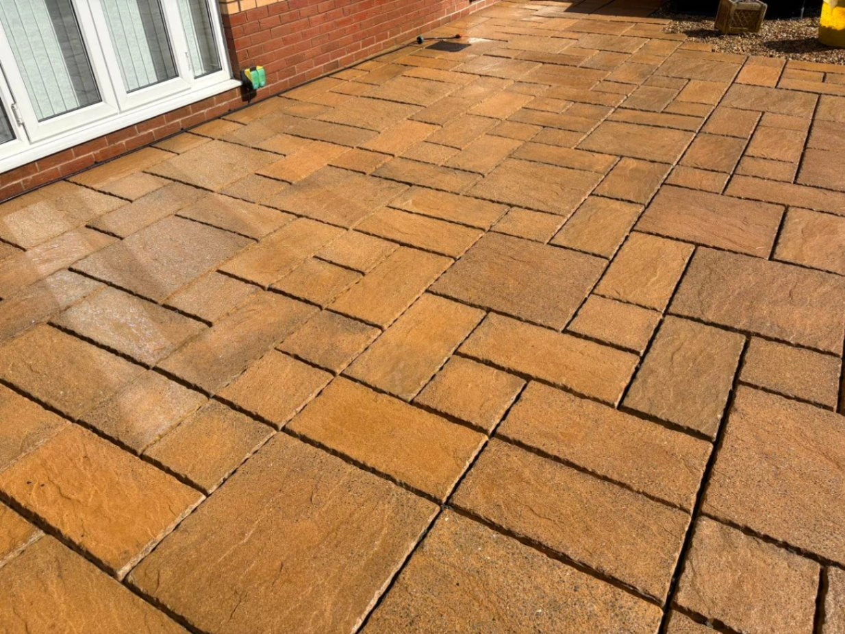 restoring-patio-chem-wash-cleaning-old-resin-pointining-liquid-cement-rogerstone